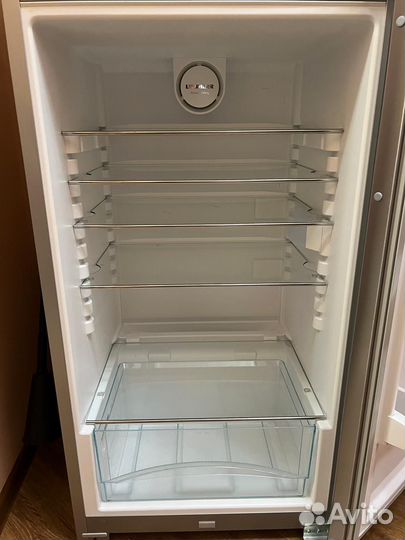 Холодильник двухкамерный liebherr