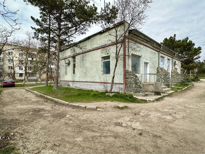 Помещение в центре поселка 182.6 м²