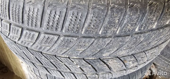 Alliance 321 Plus 255/45 R20