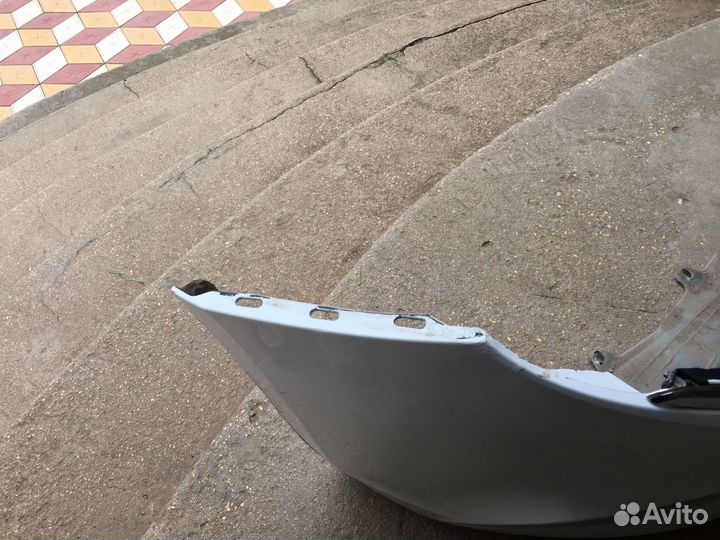 Бампер на весту передний