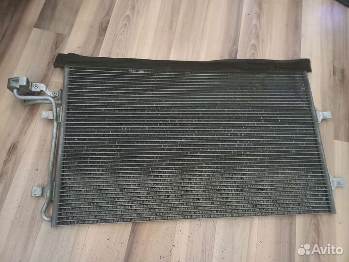 Б/у радиатор охлаждения volvo s40 2012 г.в