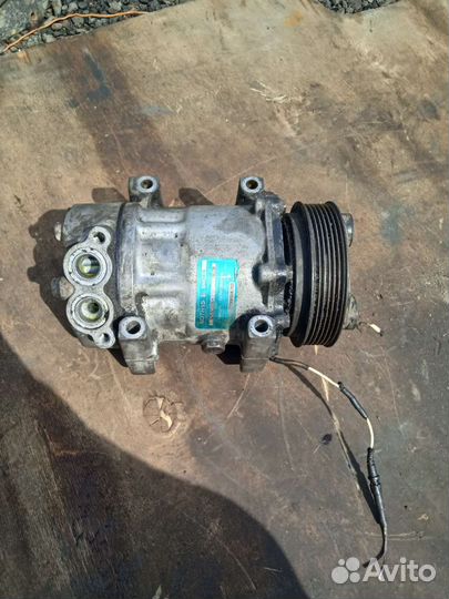 Компрессор кондиционера Рено Лагуна 1 2.0