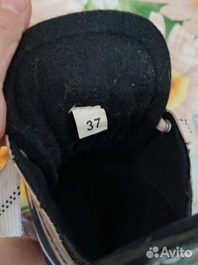 Коньки хоккейные