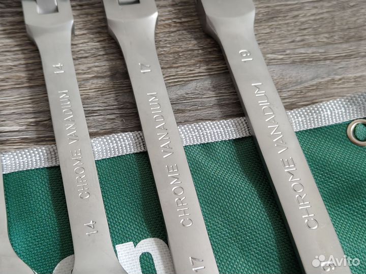 В чехле (поворотные) набор ключей с трещеткой