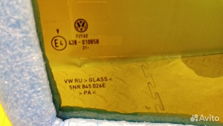 Стекло двери задней правой Tiguan