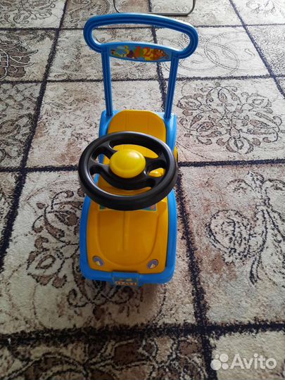 Детская машинка толокар каталка