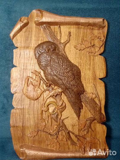 Резное панно из дерева