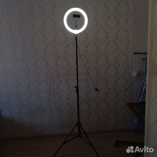 Кольцевая лампа со штативом 26 см