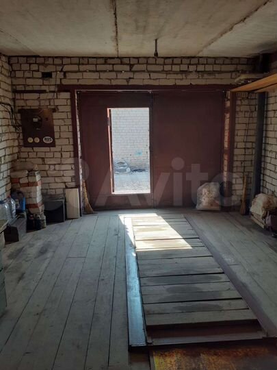 Гараж, > 30 м²