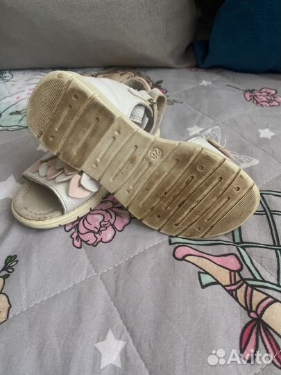 Сандалии для девочки