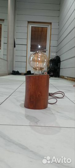 Светильник из дерева