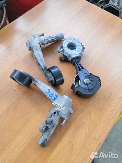 Ролик натяжитель приводного ремня Пежо Ситроен