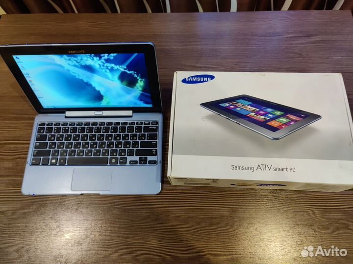 Планшет Samsung ativ SMART PC XE500T1C-H01 dock