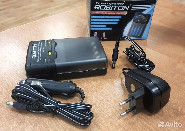 Зарядное устройство robiton SMART S100