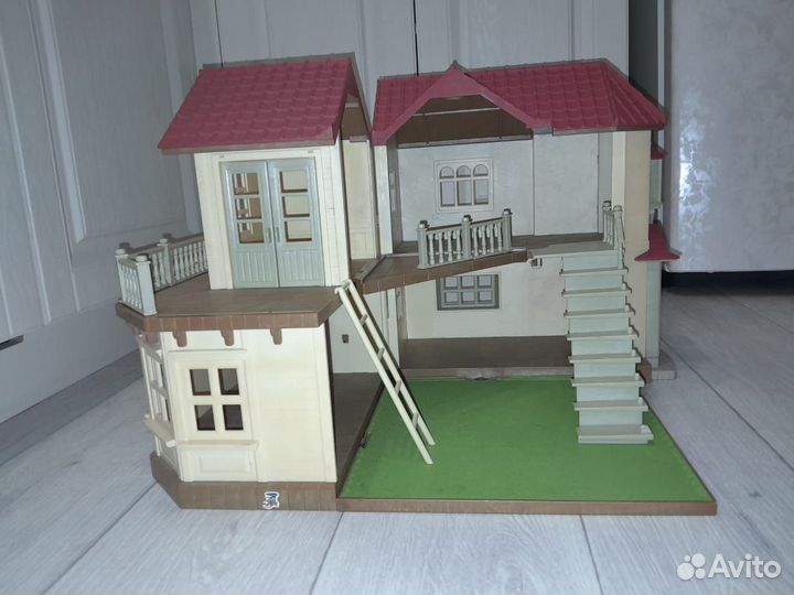 Большой дом со светом от Sylvanian Families