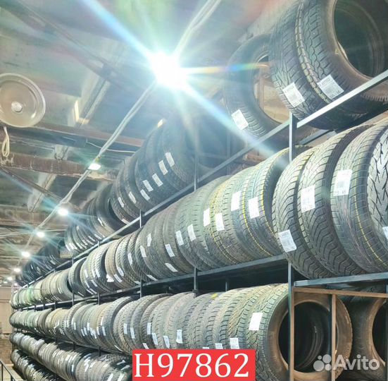 Nokian Tyres Hakkapeliitta R 215/65 R16 98M