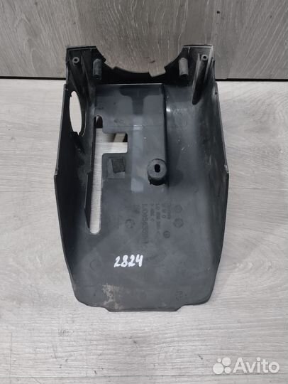 Кожух рулевой колонки нижний Golf 4/Bora