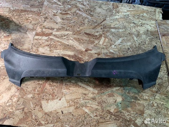 Кожух замка капота Audi A6 C6 универсал 3.0 CAJ