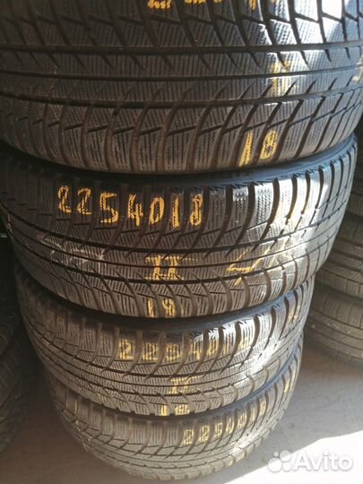 Bridgestone Blizzak LM-001 225/40 R18