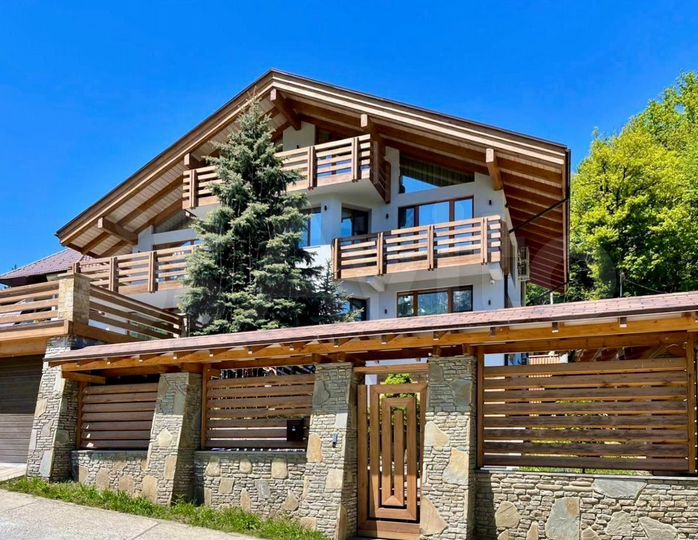 Дача 450 м² на участке 10 сот.