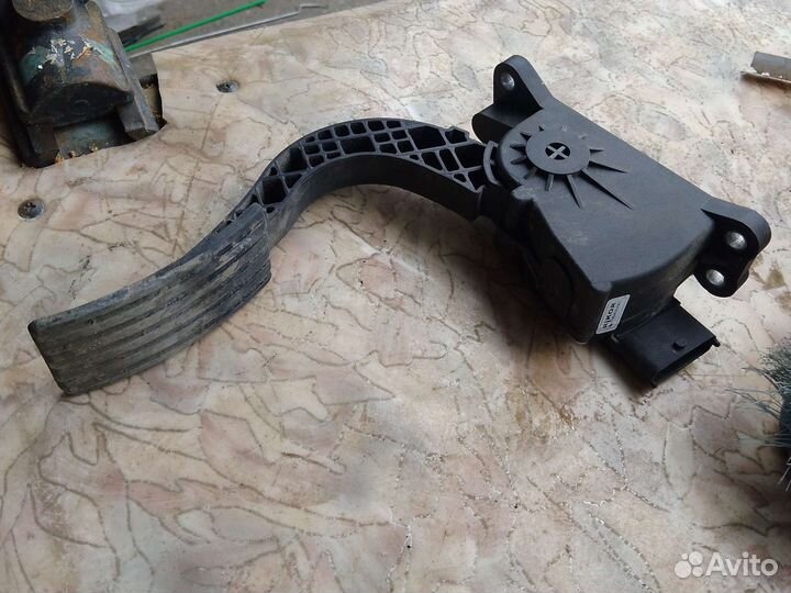 Педаль газа LADA Vesta Sw Cross 2019