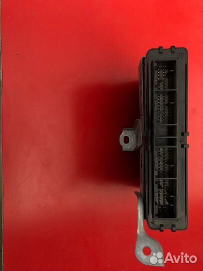 Блок управления ABS Lexus Is 200