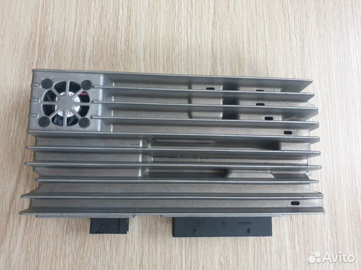 Усилитель Tourareg RNS 850 Dynaudio 7P6035466