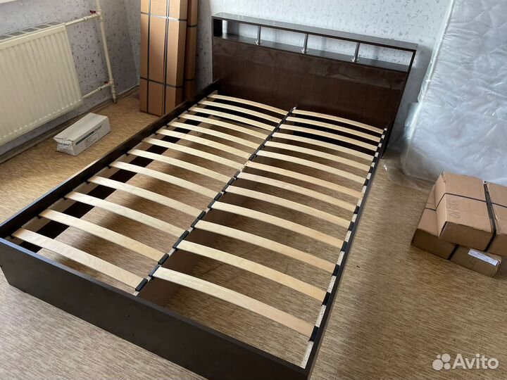 Кровать двуспальная