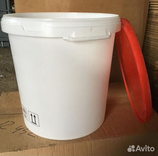 Ведра пластиковые с крышкой 12л