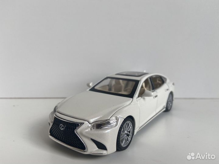 Модель машин Lexus, bmw