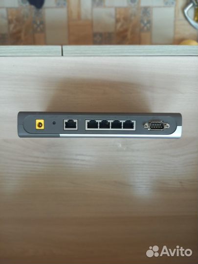 Маршрутизатор D-Link DI-804HV