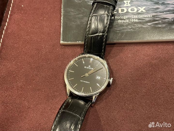 Швейцарские часы фирмы Edox