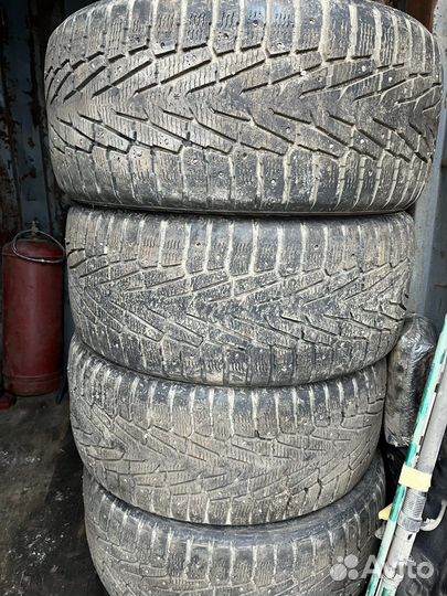Nokian Tyres Hakkapeliitta 7 SUV 275/40 R20