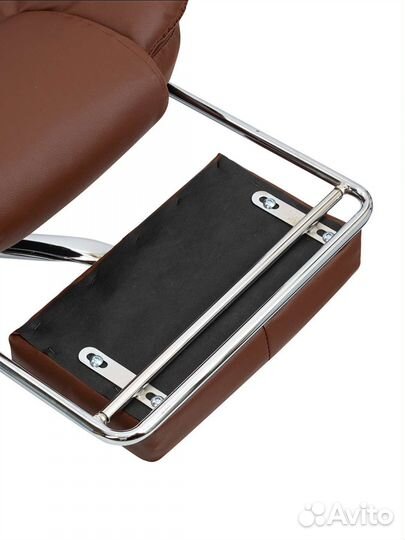 Кожанное офисное кресло с массажем comfort +