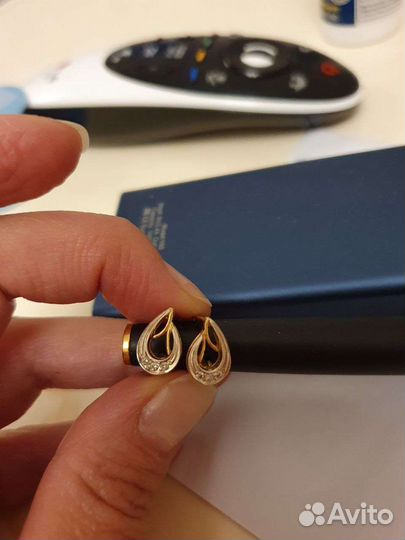 Золотые серьги с бриллиантами