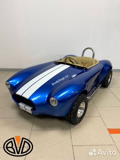 Детская педальная машина