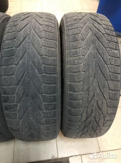 Nokian Tyres Hakkapeliitta R2 235/65 R17