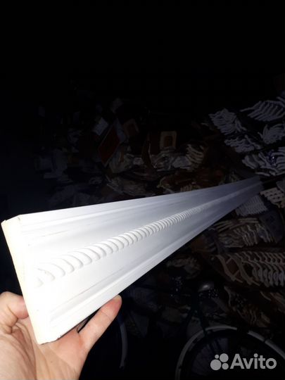 Потолочный плинтус