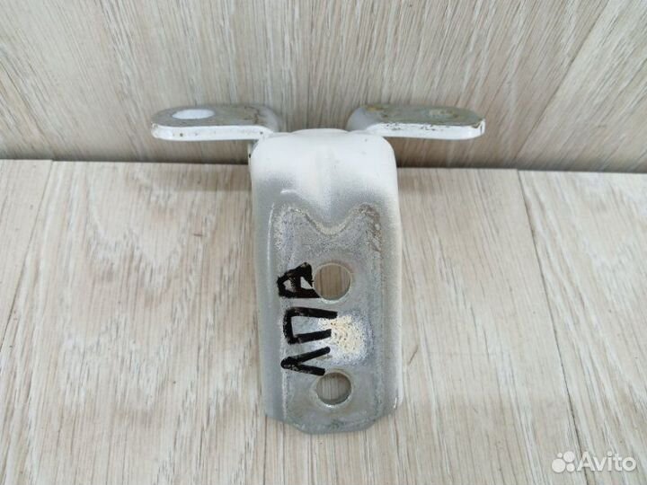 Петля двери передняя левая Hyundai Solaris 2