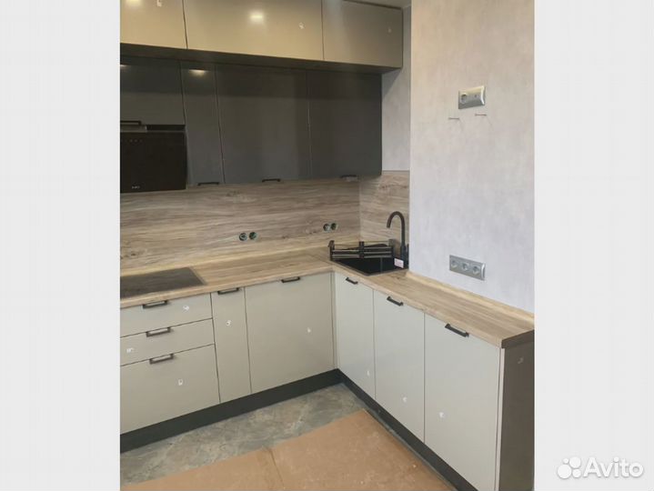 Кухонный гарнитур угловой