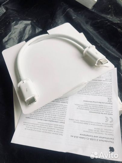 Новый Apple Thunderbolt 3 USB-C 0.8 MQ4H2AM A1896