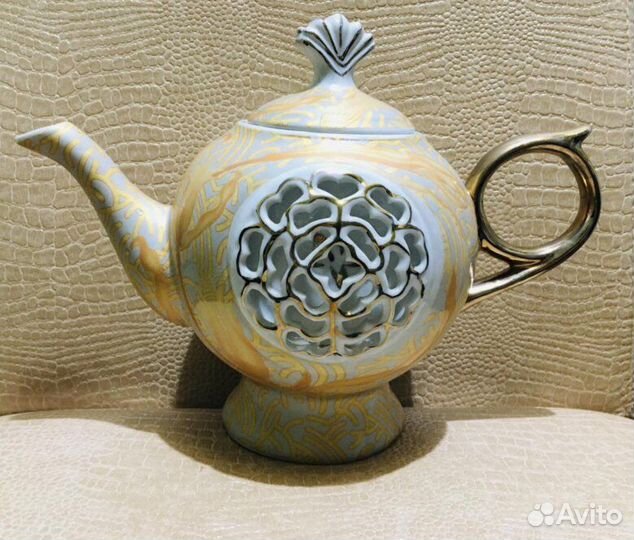 Красивый чайник