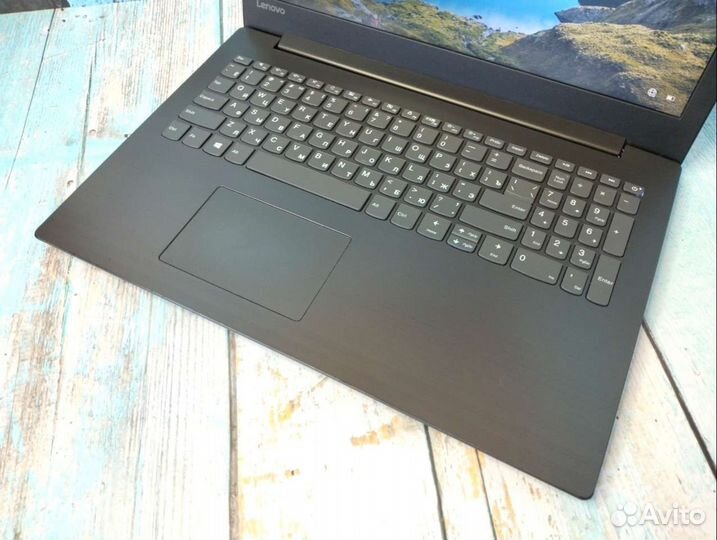 Свежий Lenovo 4 ядра/ две видеокарты/ SSD 240