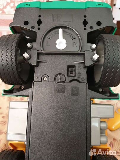 Грузовик самосвал на радиоуправлении