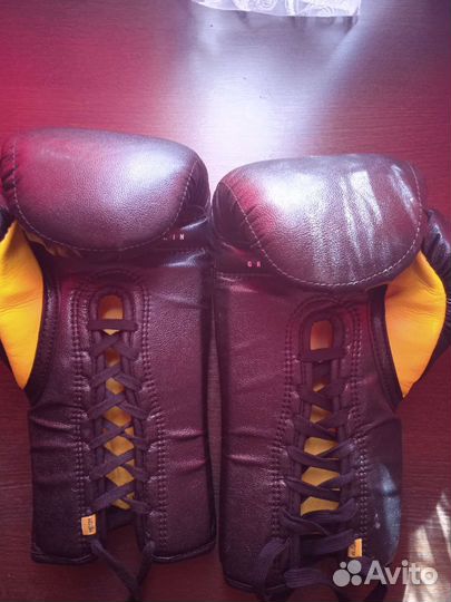 Боксерские перчатки everlast 14 oz