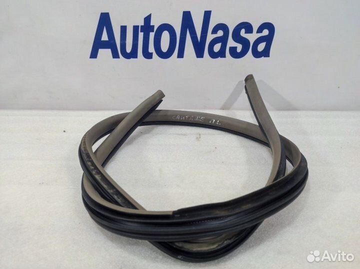 Уплотнитель двери передний левый Hyundai Santa Fe