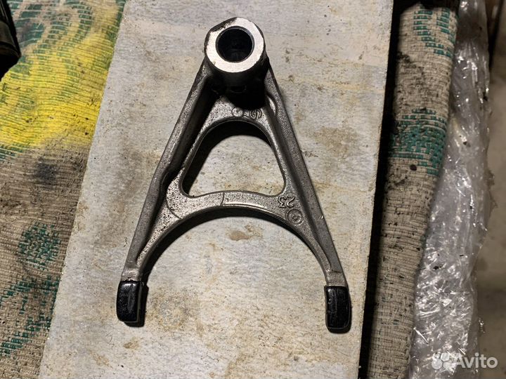Вилка 5 передачи renault, Mitsubishi