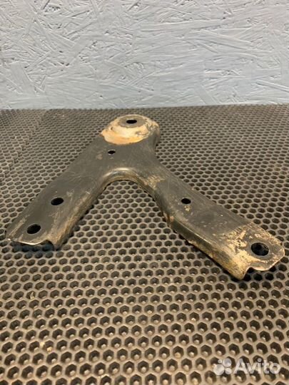 Кронштейн АКПП правый Bentley Continental Flying