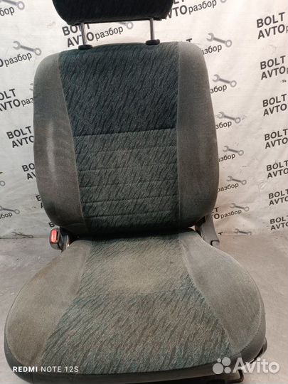 Сиденье передние (пара) Nissan Pulsar FNN-15