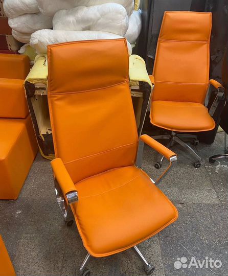 Перетяжка мебели. Перетяжка офисных кресел